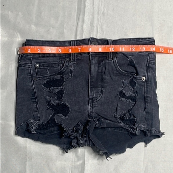 AMERICAN EAGLE OUTFITTERS Distressed Black Denim Shorts - Picture 5 of 9